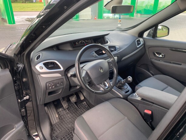 Renault Grand Scenic III · 2-й рестайлинг, 7 мест, 2014 г.