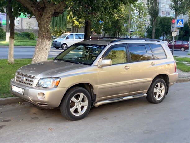 Toyota Highlander I (XU20) · Рестайлинг, 7 мест, 2005 г.