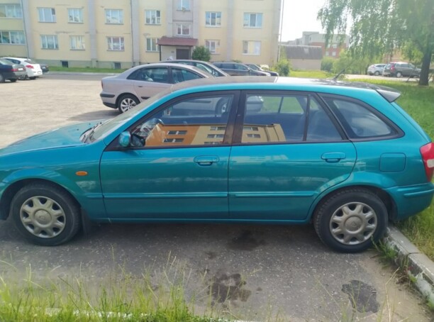 Mazda 323F, 1998 г.