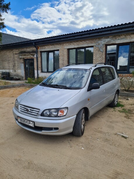 Toyota Picnic, 7 мест, 1997 г.