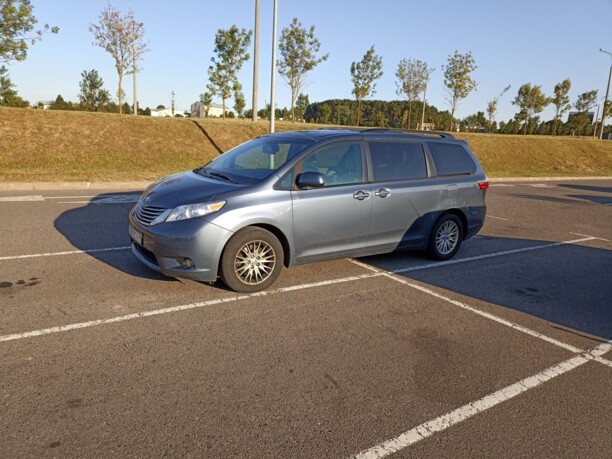Toyota Sienna III (XL30) · Рестайлинг, 2017 г.