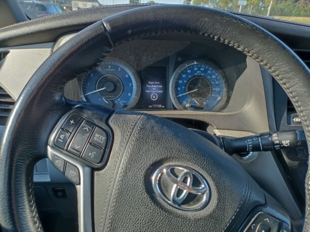 Toyota Sienna III (XL30) · Рестайлинг, 2017 г.