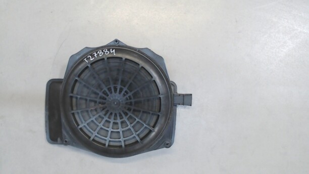 Динамик для Audi A4 B6 2000-2006