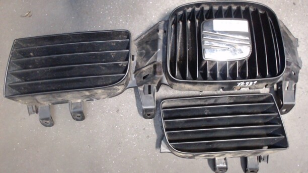 Решетка радиатора для SEAT Toledo