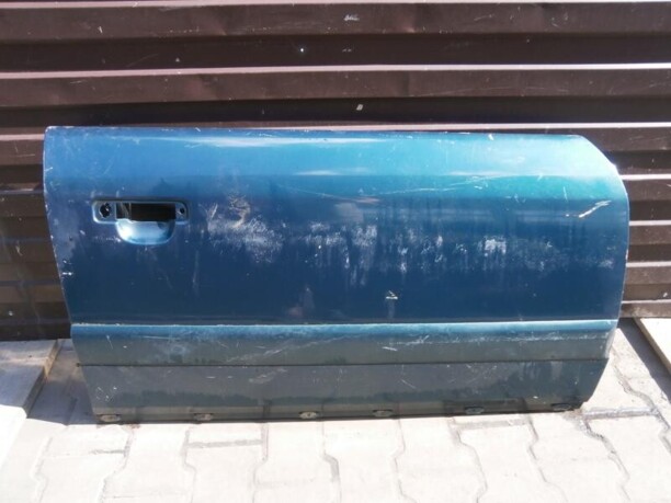 Правая передняя дверь для Audi A6 C4 1994 - 1997