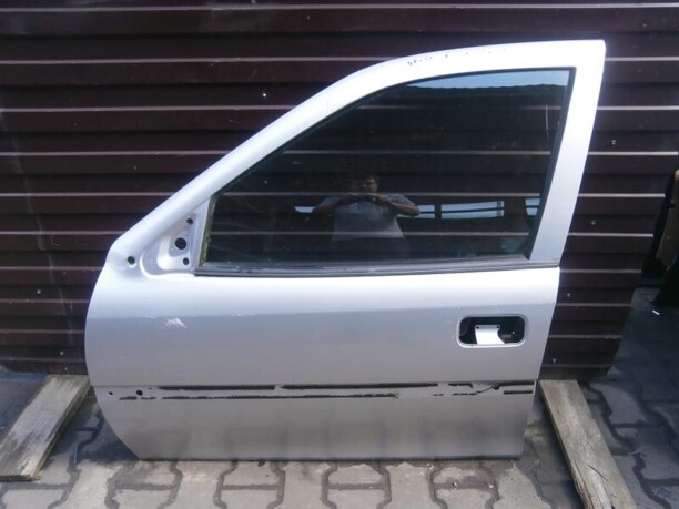 Левая передняя дверь для Opel Vectra B 1995 - 1999
