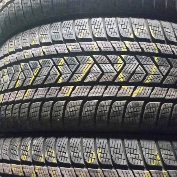 Легковые шины Pirelli Scorpion Winter 265/40 R22 4 шт.