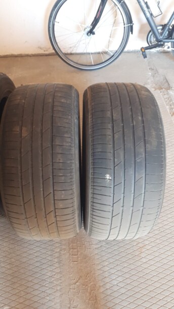 Легковые шины Bridgestone 285/45 R19 4 шт.