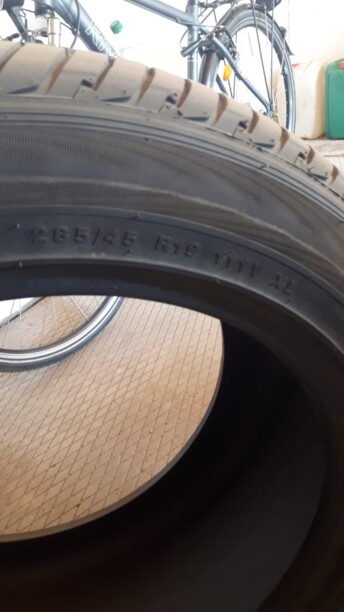 Легковые шины Bridgestone 285/45 R19 4 шт.