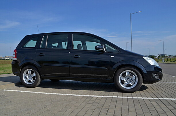 Opel Zafira B · Рестайлинг, 7 мест, 2010 г.