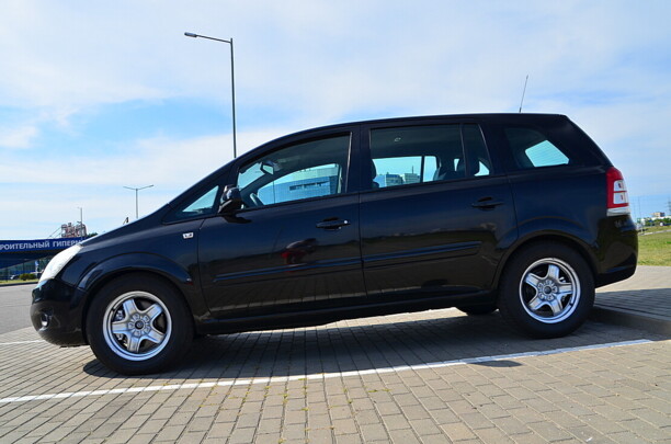 Opel Zafira B · Рестайлинг, 7 мест, 2010 г.