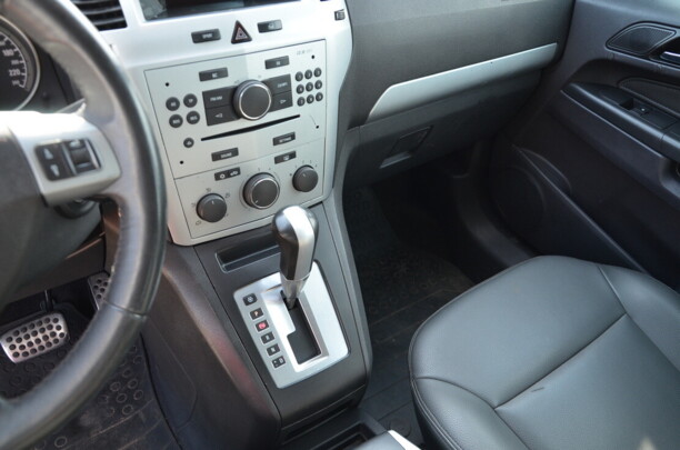 Opel Zafira B · Рестайлинг, 7 мест, 2010 г.