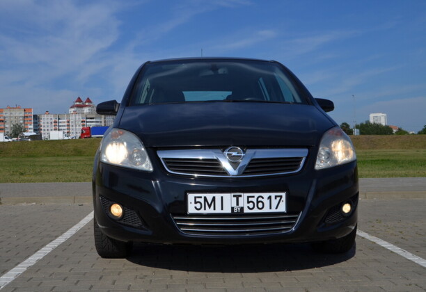 Opel Zafira B · Рестайлинг, 7 мест, 2010 г.