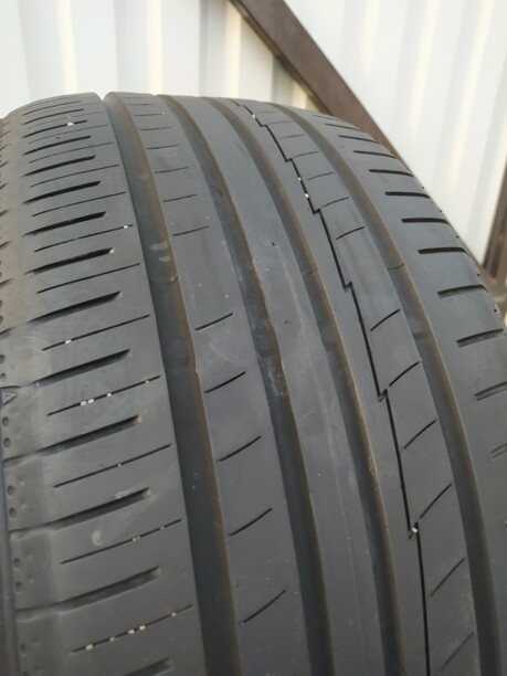 Легковые шины Yokohama Bluearth 245/35 R19 2 шт.