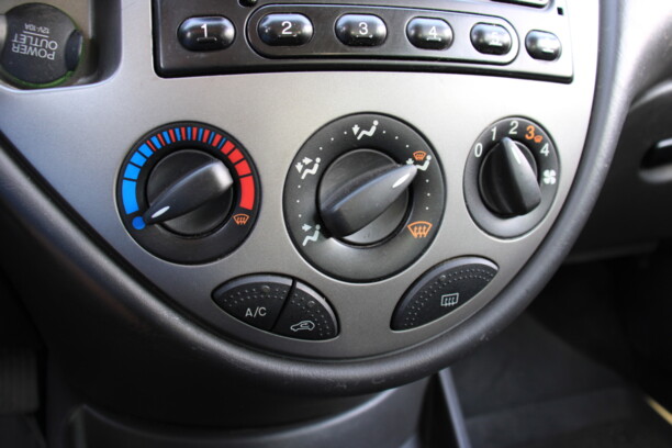 Ford Focus I · Рестайлинг, 2002 г.