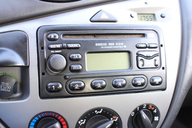 Ford Focus I · Рестайлинг, 2002 г.