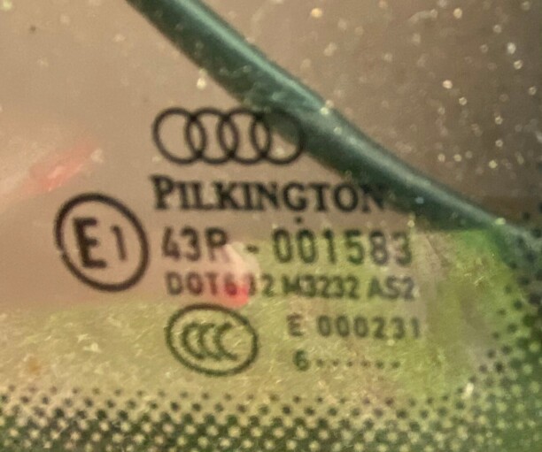 Заднее боковое стекло для Audi Q7 4L 2005 - 2009