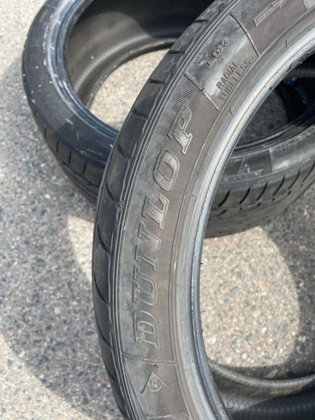 Легковые шины Dunlop 225/40 R18 2 шт.
