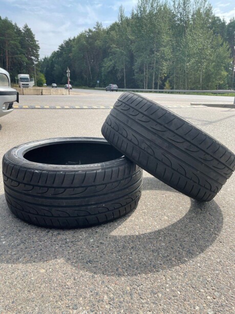 Легковые шины Dunlop 225/40 R18 2 шт.