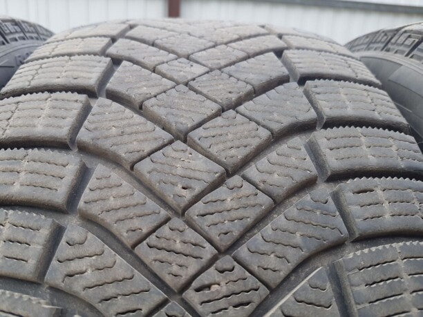 Легковые шины Pirelli ice zero fr 225/45 R17 4 шт.