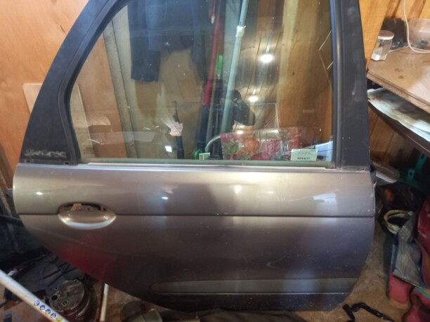 Правая задняя дверь для Renault Scenic I 1996 - 1999