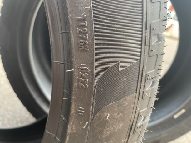 Легковые шины Pirelli Scorpion winter 315/35 R22 4 шт.