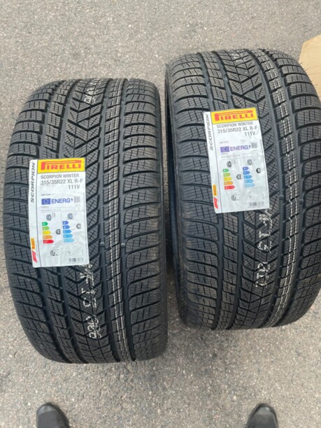 Легковые шины Pirelli Scorpion winter 315/35 R22 4 шт.