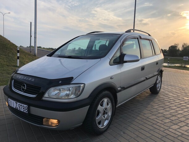 Opel Zafira A, 7 мест, 2001 г.