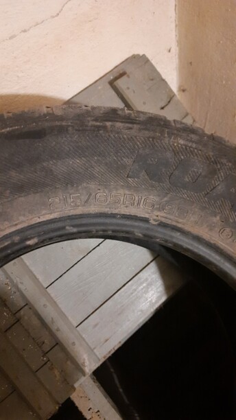 Легковые шины Roadstone 215/65 R16 4 шт.