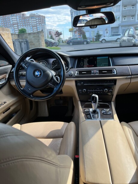 BMW 7 серия F02 (Long) · Рестайлинг, 2012 г.