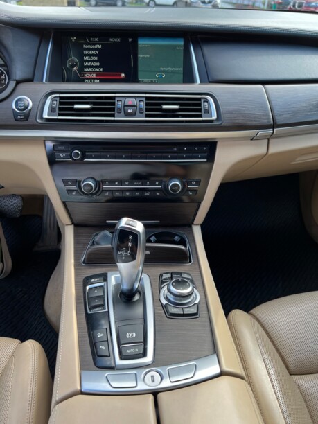 BMW 7 серия F02 (Long) · Рестайлинг, 2012 г.