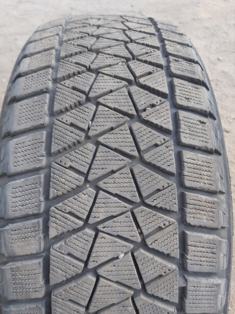 Легковые шины Bridgestone Blizzak 245/50 R20 3 шт.