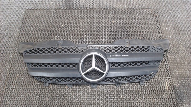 Решетка радиатора для Mercedes-Benz Sprinter