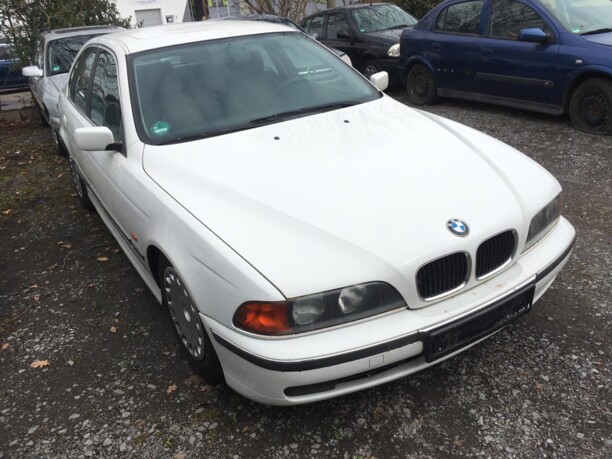 Весь автомобиль на запчасти для BMW 5 серия E39 1995 - 2004