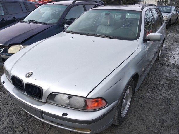 Весь автомобиль на запчасти для BMW 5 серия E39 1995 - 2004