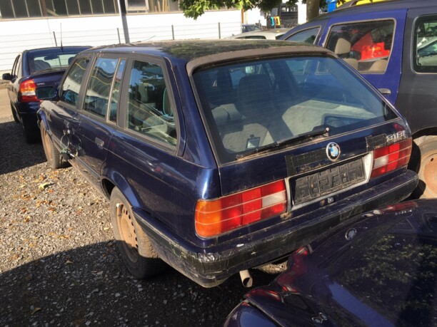 Весь автомобиль на запчасти для BMW 3 серия E30 1982 - 1994