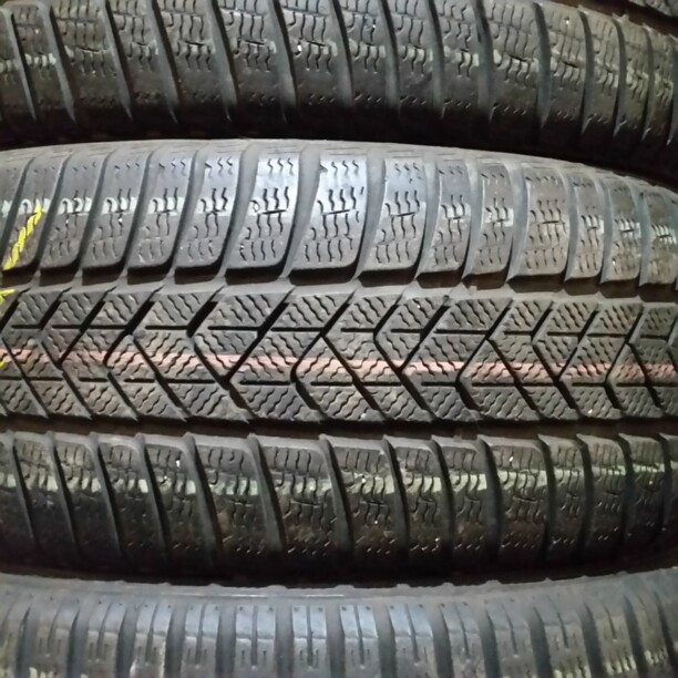 Легковые шины Pirelli Sottozero-3 245/45 R18 4 шт.