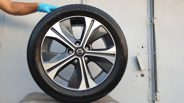 Диски оригинальные R17 Nissan 6.5x17 5x114.3 4 шт.