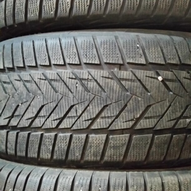 Легковые шины Vredestein 275/45 R19 4 шт.