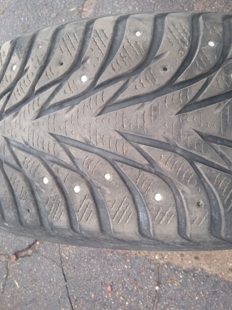 Легковые шины Yokohama 215/50 R17 4 шт.