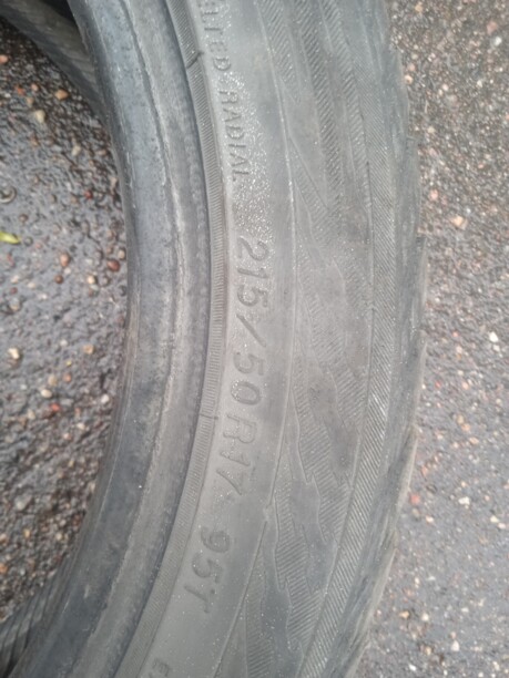 Легковые шины Yokohama 215/50 R17 4 шт.