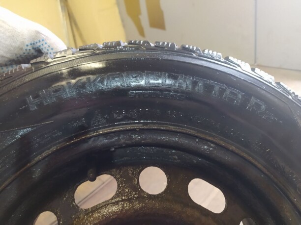 Легковые шины Nokian HAKKAPELIITA R2 195/65 R15 5 шт.