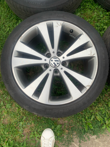 Volkswagen 8x18 5x112 4 шт.