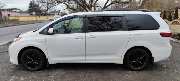Toyota Sienna III (XL30) · Рестайлинг, 7 мест, 2016 г.