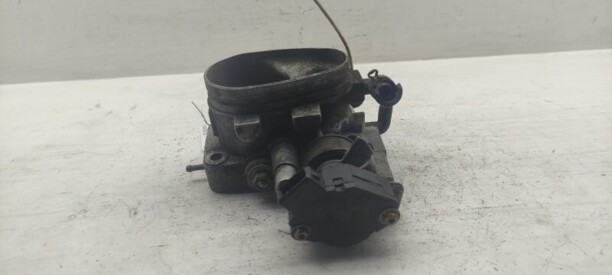 Дроссельная заслонка в сборе для Audi 80 B4 1991 - 1996