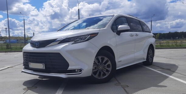 Toyota Sienna IV (XL40), 7 мест, 2021 г.