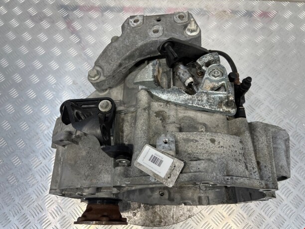 Механическая коробка переключения передач в сборе для Volkswagen Passat B6 2005-2010
