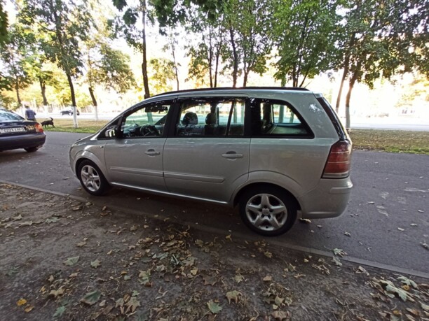 Opel Zafira B, 7 мест, 2007 г.