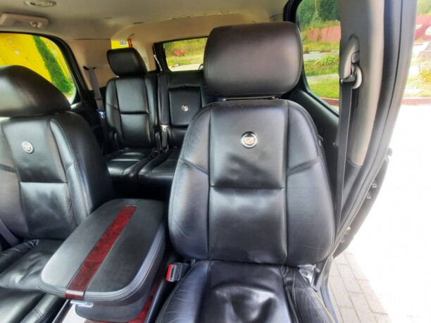 Cadillac Escalade III, 7 мест, 2011 г.