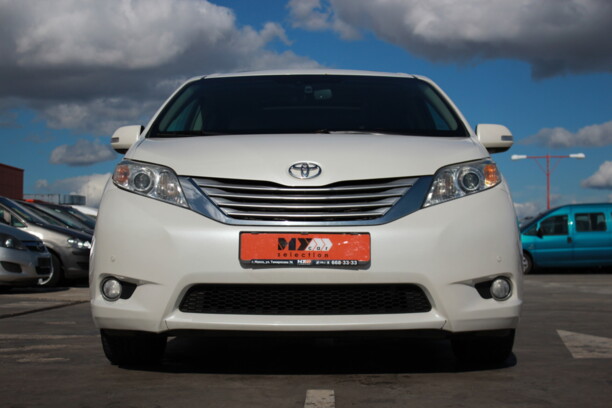 Toyota Sienna III (XL30), 7 мест, 2013 г.